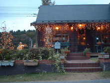 ログハウス風のお店の外観です。